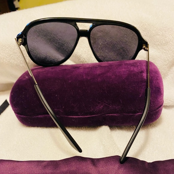 GUCCI SUNGLASSES - Picture 4 of 9